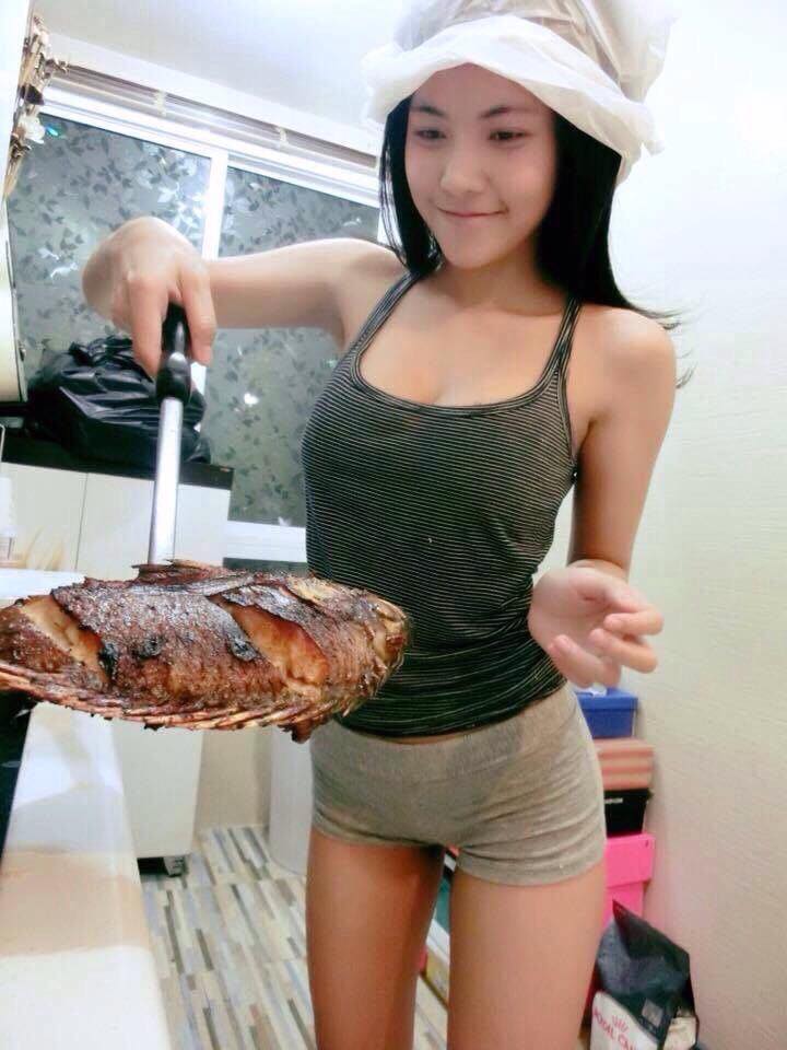 แอบส่องสาวๆจากทางบ้าน