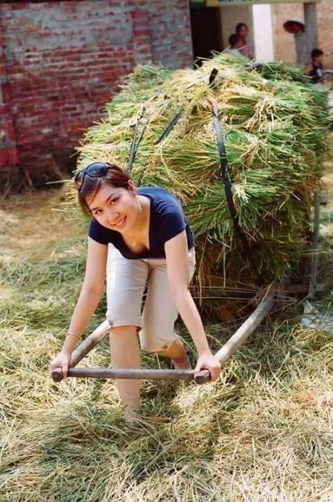 แอบส่องสาวๆจากทางบ้าน