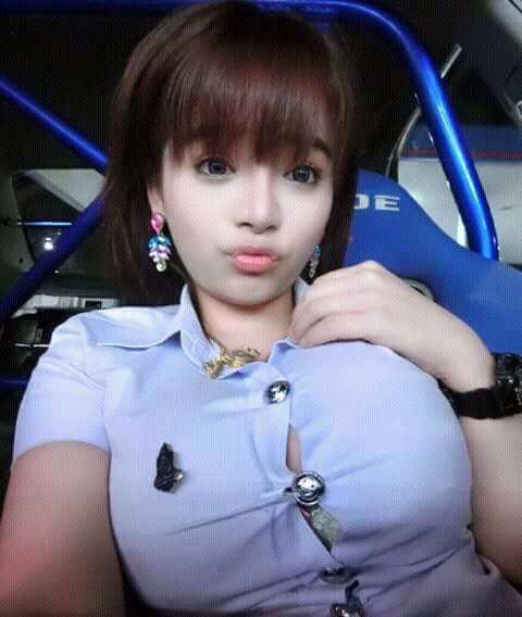 แอบส่องสาวๆจากทางบ้าน