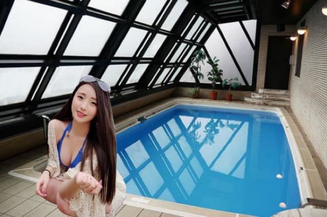 Bikini is looking for God to help P figure!  But the netizens rioted... 