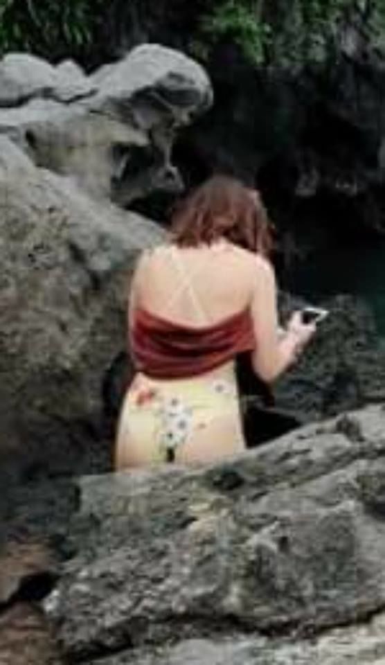 Bikini is looking for God to help P figure!  But the netizens rioted... 