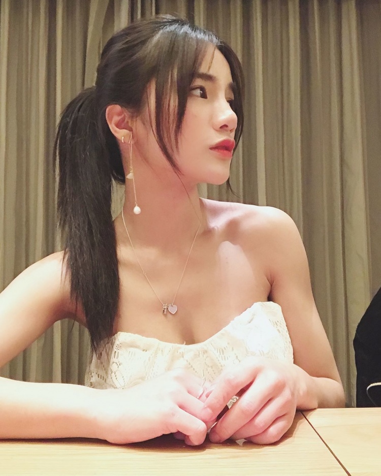 The season is not open.. The cheerleader goddess will fight first!  峮峮 