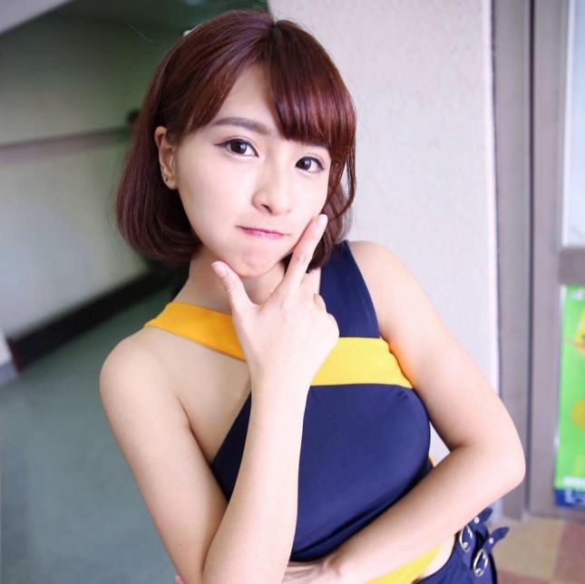 The season is not open.. The cheerleader goddess will fight first!  峮峮 