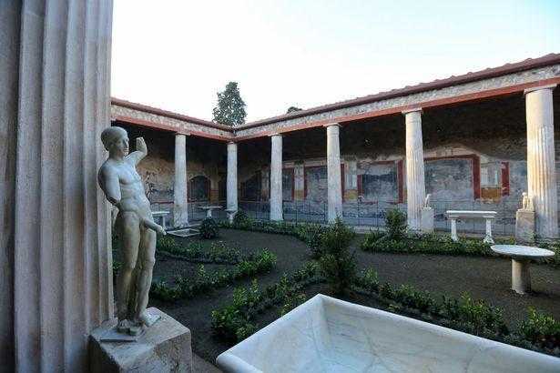 Pompeii is hot!  18 banned uncensored image exposure 